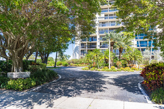 Lincoln Tower in West Palm Beach, FL - Building Photo - Building Photo