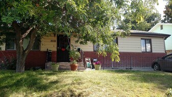 1111 S Baker St in Moses Lake, WA - Building Photo