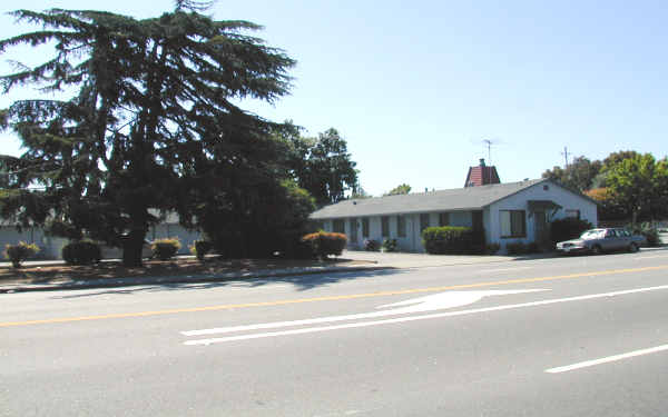 318 N Fairoaks Ave in Sunnyvale, CA - Foto de edificio - Building Photo