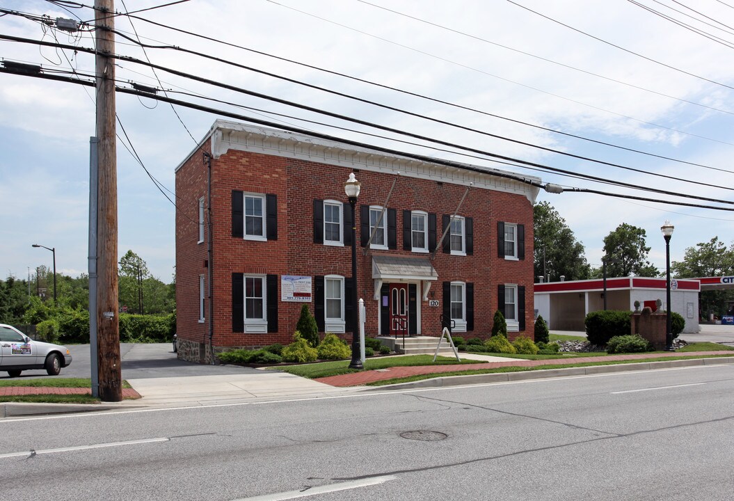120 2nd St in Laurel, MD - Foto de edificio