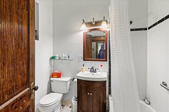 4002 N Southport Ave, Unit 2 in Chicago, IL - Building Photo - Building Photo