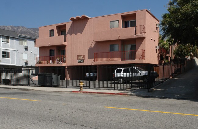 Bali Apartments in Tujunga, CA - Building Photo - Building Photo