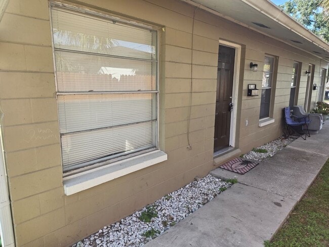 2322 W St John St in Tampa, FL - Building Photo - Building Photo