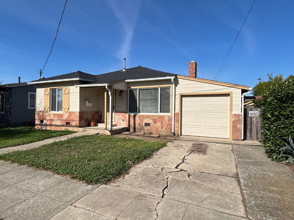 2869 Maricopa Ave in Richmond, CA - Building Photo