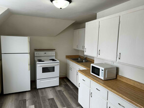 1221 10th Ave N-Unit -3 in Fargo, ND - Building Photo - Building Photo