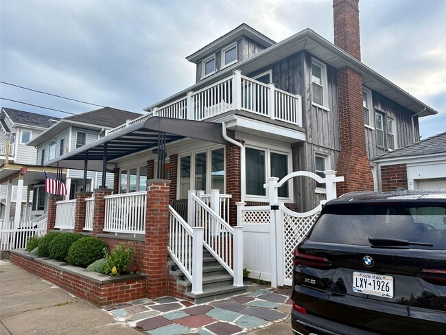 11 Delaware Ave