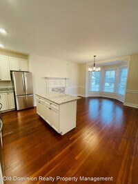 445 S Main St photo'