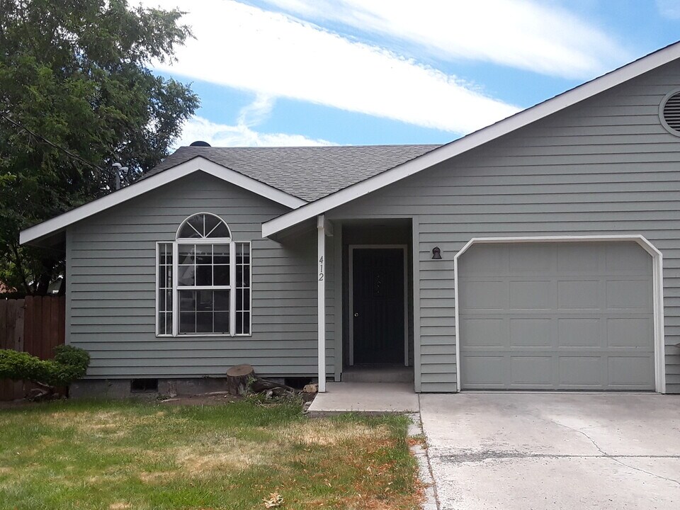 412 NE 7th St in Prineville, OR - Building Photo