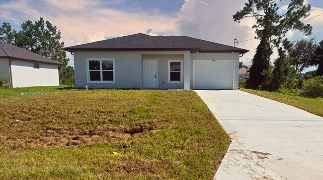 2519 11th St SW in Lehigh Acres, FL - Building Photo - Building Photo