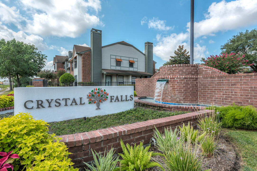 Crystal Falls in Houston, TX - Foto de edificio