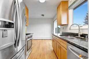 7230 Cantonment Ct in Anchorage, AK - Building Photo