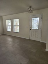 13667 Phoenix Dr in Orlando, FL - Building Photo - Building Photo