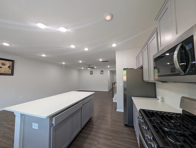 Room in Townhome on Regal Dr in Durham, NC - Building Photo - Building Photo