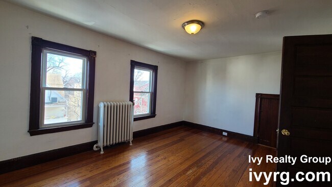 78-2 Bay State Ave, Unit 78 in Somerville, MA - Foto de edificio - Building Photo