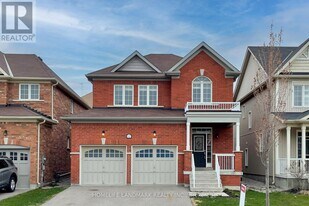 12 Fred Mason St in Georgina, ON - Building Photo