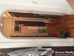 349 Pleasant St in Malden, MA - Foto de edificio - Building Photo