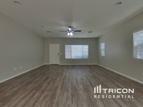 16187 W Port Royale Ln in Surprise, AZ - Building Photo - Building Photo