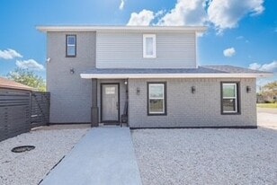 2732 Luzon Dr in Corpus Christi, TX - Building Photo