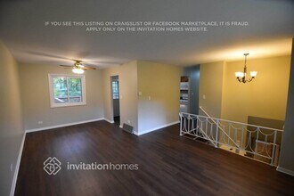 7939 Edgewood Ct in Woodridge, IL - Building Photo - Building Photo