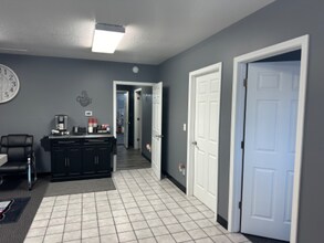 1075 Sutton Rd in Adrian, MI - Building Photo - Building Photo