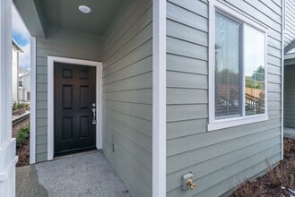 68 NE 134th Pl in Portland, OR - Building Photo - Building Photo