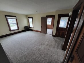 6016 Exchange St, Unit 6016 Exchange St in McFarland, WI - Foto de edificio - Building Photo