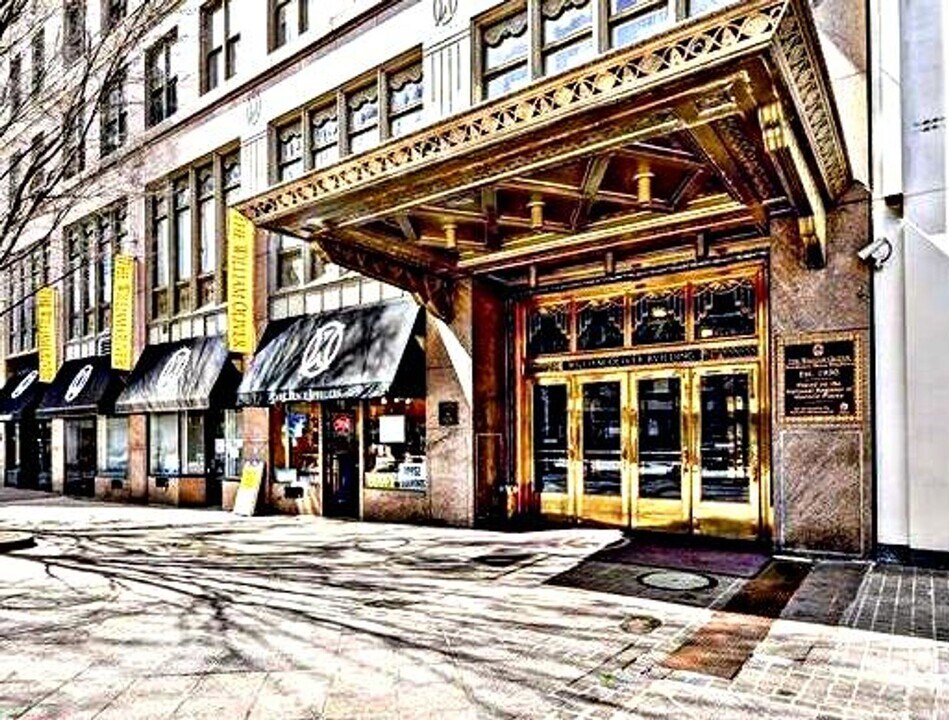 32 Peachtree St, Unit #1307 in Atlanta, GA - Building Photo
