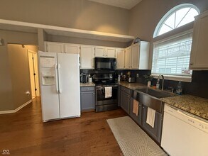 12306 W Ridge Cir in Indianapolis, IN - Building Photo - Building Photo