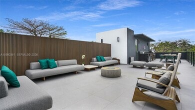 3075 Mary St in Miami, FL - Building Photo - Building Photo