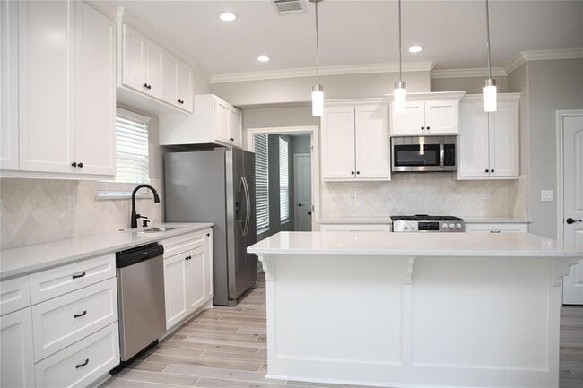 1001 Callahan Ave