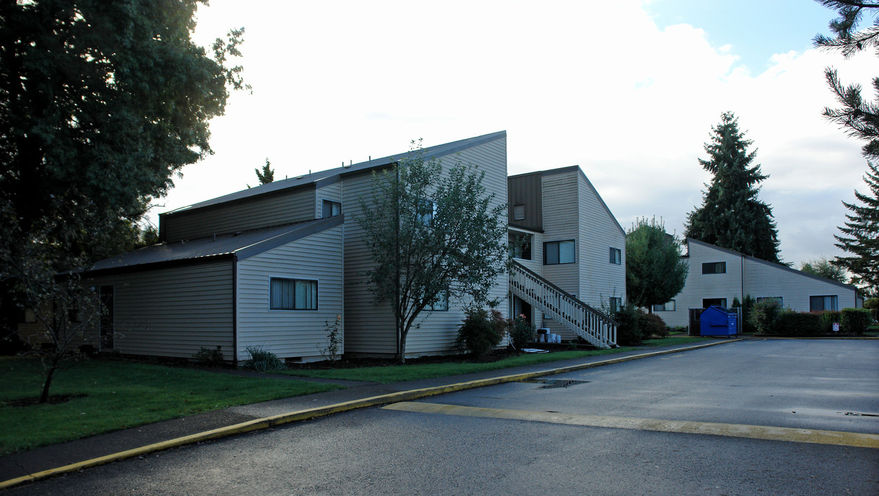 Pheasant Park Apartments in Springfield, OR - Building Photo