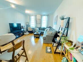 218 Thorndike St in Cambridge, MA - Building Photo - Building Photo