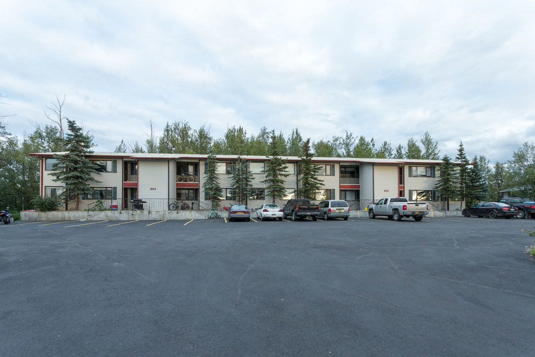 622 W Daron Dr in Palmer, AK - Building Photo