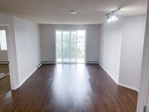 3425-319 19 St NW in Edmonton, AB - Building Photo - Building Photo