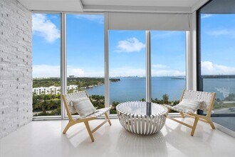 601 NE 36th St in Miami, FL - Building Photo - Building Photo