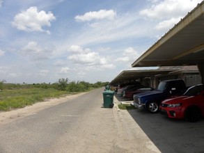 902 W Emerald Dr in Pharr, TX - Building Photo - Building Photo