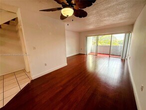 9357 Fontainebleau Blvd, Unit D414 in Miami, FL - Building Photo - Building Photo