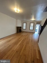541 E Westmoreland St in Philadelphia, PA - Foto de edificio - Building Photo
