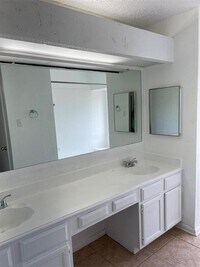 2305 Broadlawn Dr photo'