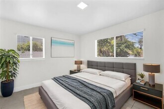 1548 NE 131st Ln in North Miami, FL - Foto de edificio - Building Photo