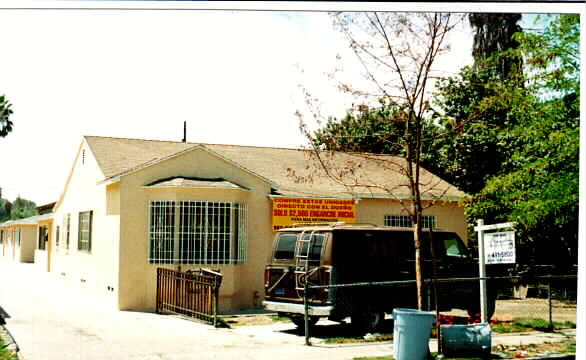 3240 N Euclid Ave in Lynwood, CA - Building Photo