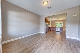 37 Hunters Ln in Southington, CT - Building Photo - Building Photo