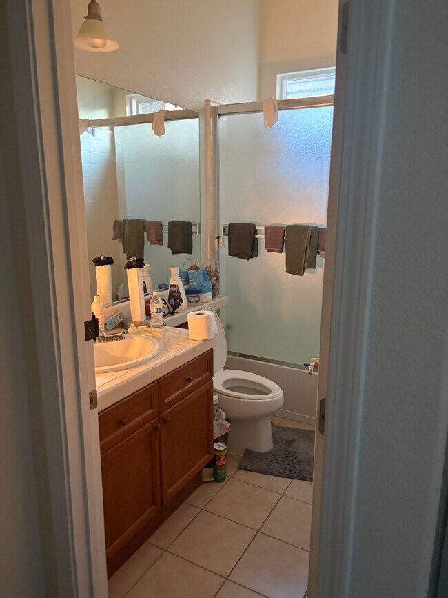 3576 Husch Way in Gold River, CA - Foto de edificio - Building Photo