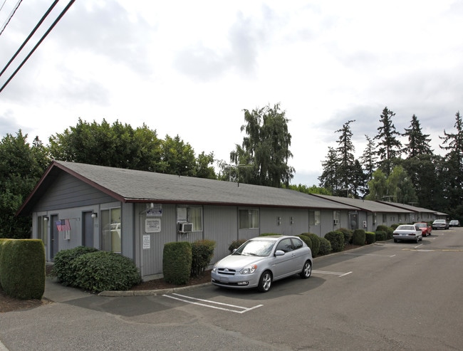 Fir Knoll Court Apartments in Salem, OR - Building Photo - Building Photo