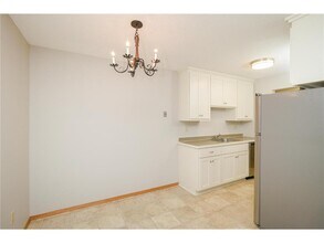 3461 Kent St-Unit -1015 in Shoreview, MN - Building Photo - Building Photo