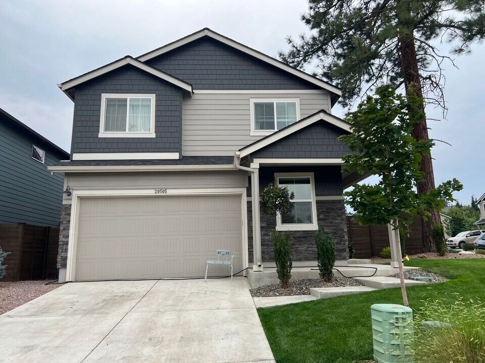 20505 SE Evian Ave in Bend, OR - Building Photo