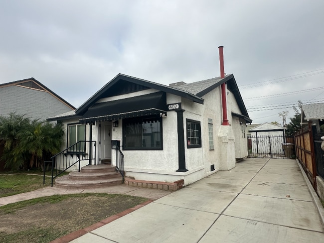 402 18th St in Bakersfield, CA - Foto de edificio - Building Photo