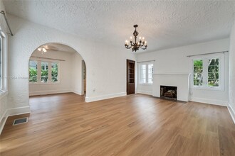 633 Alcazar Ave in Coral Gables, FL - Building Photo - Building Photo