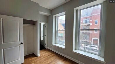 1930 N Damen Ave in Chicago, IL - Building Photo - Building Photo