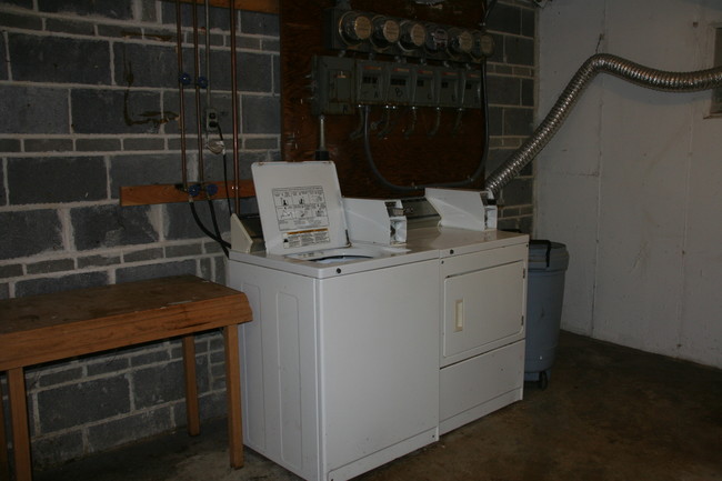 467 S Holmes Ave-Unit -B in Kirkwood, MO - Building Photo - Building Photo